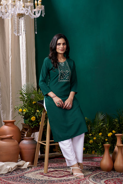 Green Embroidered Cotton Kurta Set With Pent