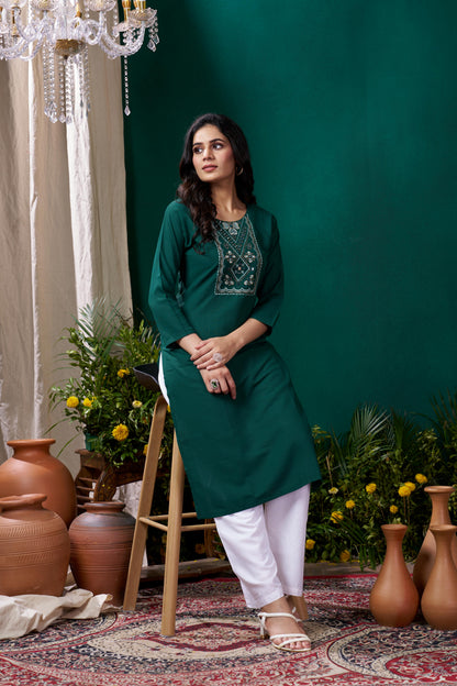 Green Embroidered Cotton Kurta Set With Pent